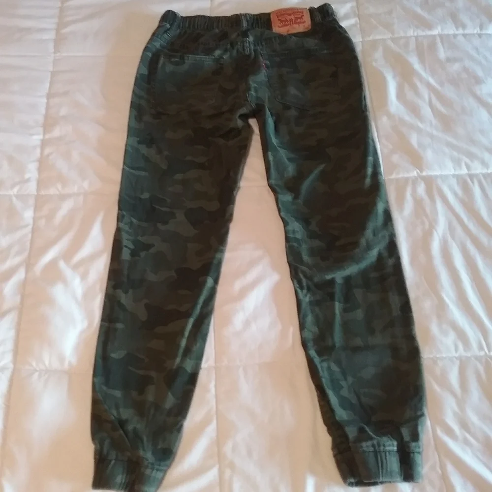 Levi's - Picture 3 of 7